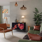 NEVERENDING BLOOM Aparador de 2 Portas em Acabamento Preto