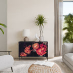 NEVERENDING BLOOM Aparador de 2 Portas em Acabamento Preto