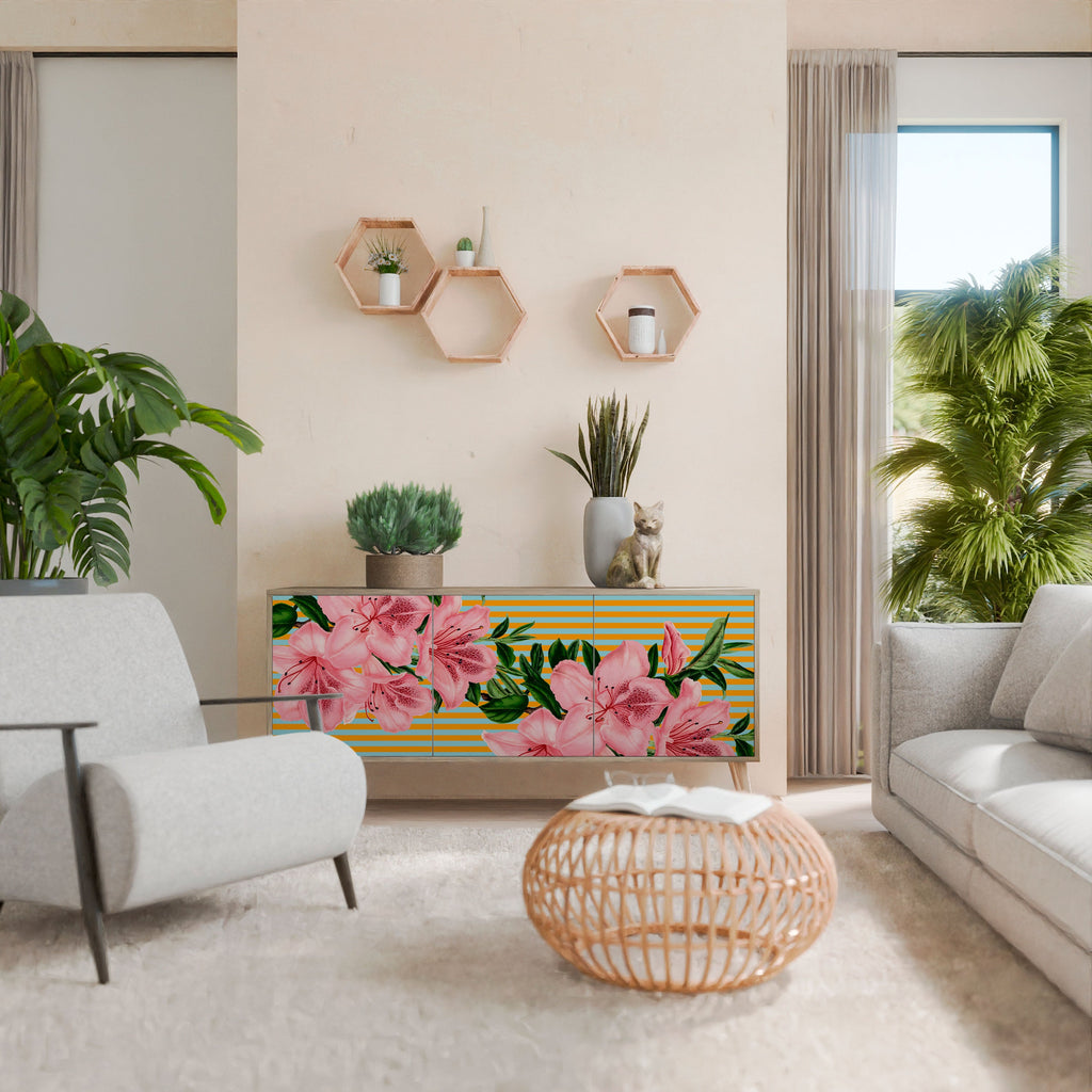 FRAGILE BEAUTY 3-Door Sideboard in Oak Effect