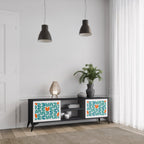 BE THE CHANGE Móvel de TV com 2 Portas em Acabamento Preto