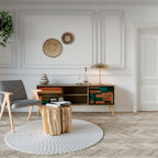 EARTHY FIGURES 2-Door TV Stand in Oak Effect