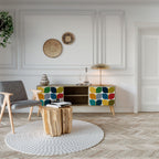 WEIGHTLESS HOURS 2-Door TV Stand in Oak Effect