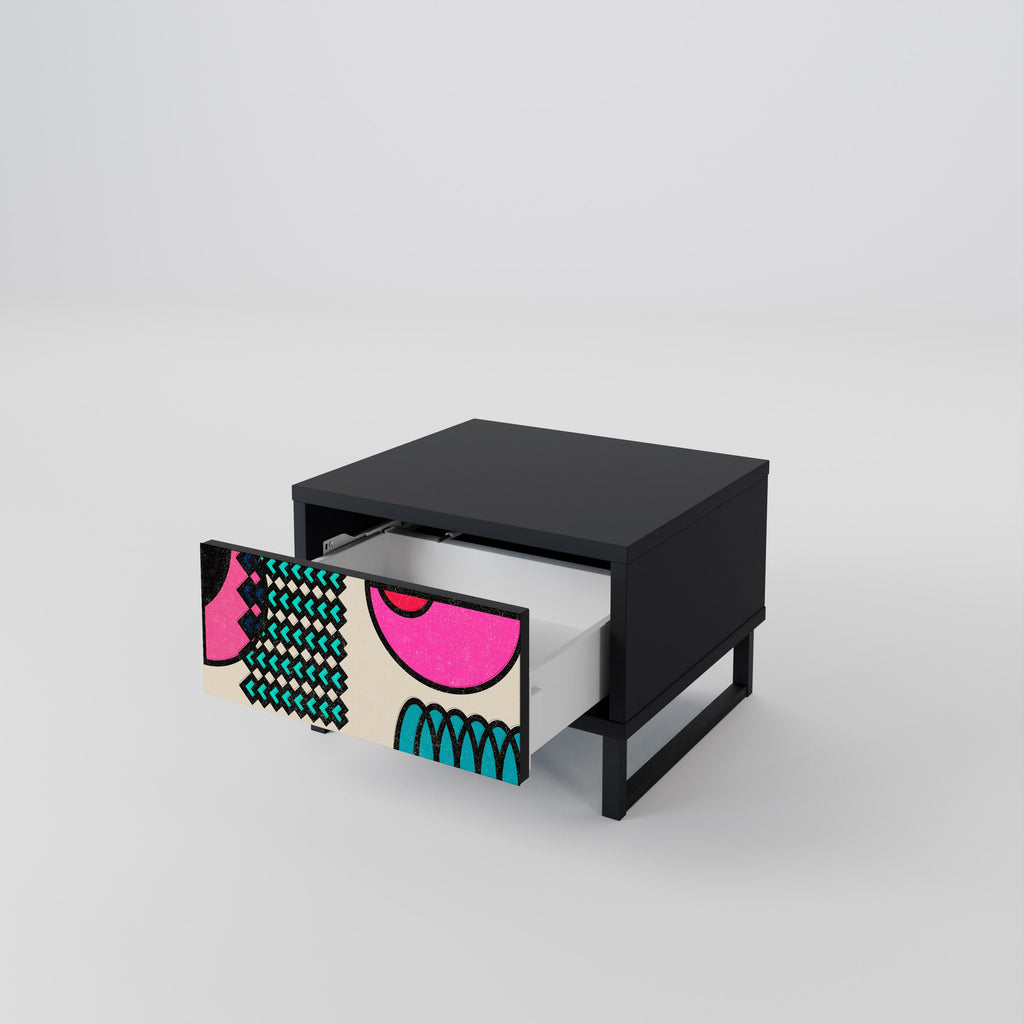 GEOMETRIC RHAPSODY Mesa de Cabeceira em Acabamento Preto