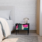 GEOMETRIC RHAPSODY Mesa de Cabeceira em Acabamento Preto