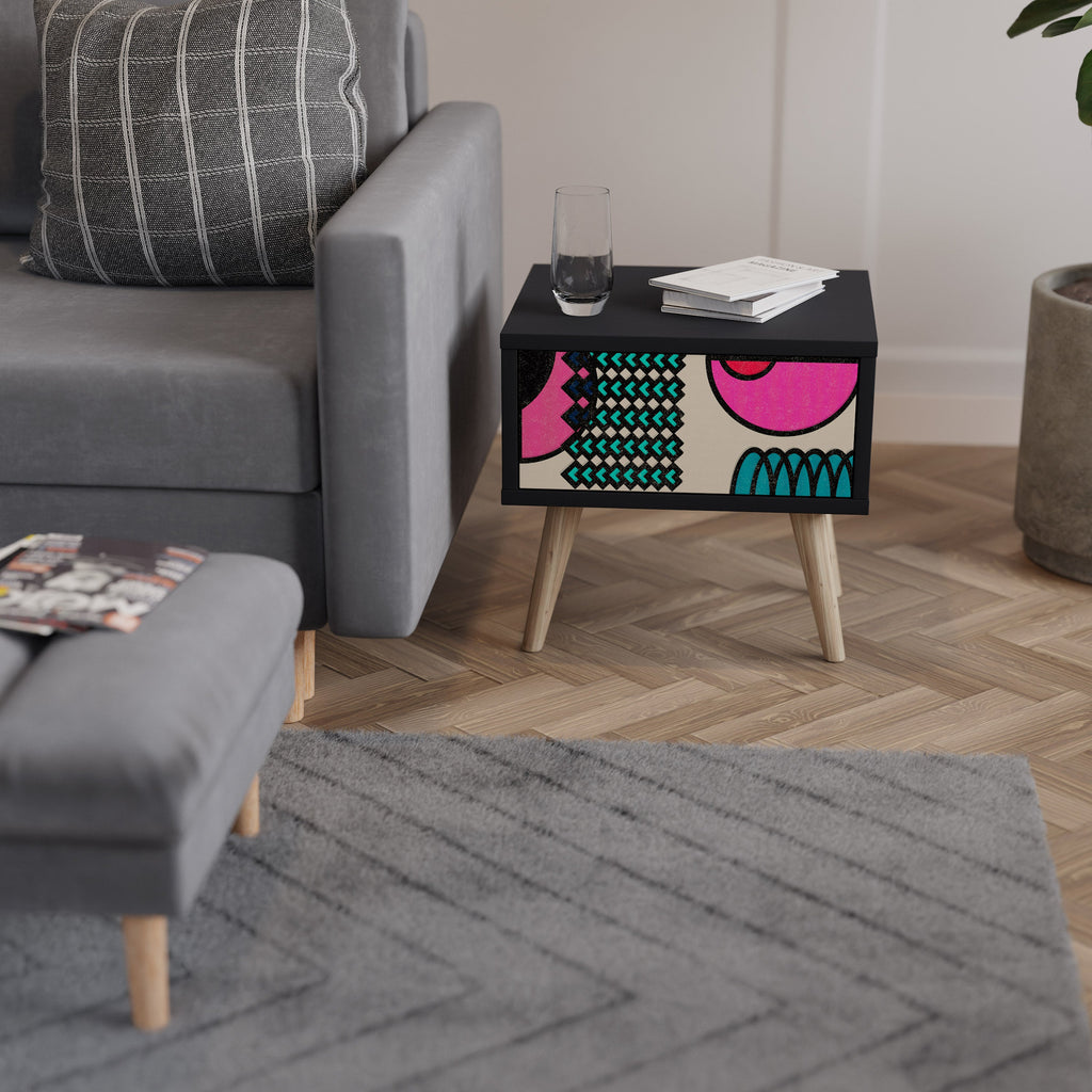 GEOMETRIC RHAPSODY Mesa de Cabeceira em Acabamento Preto