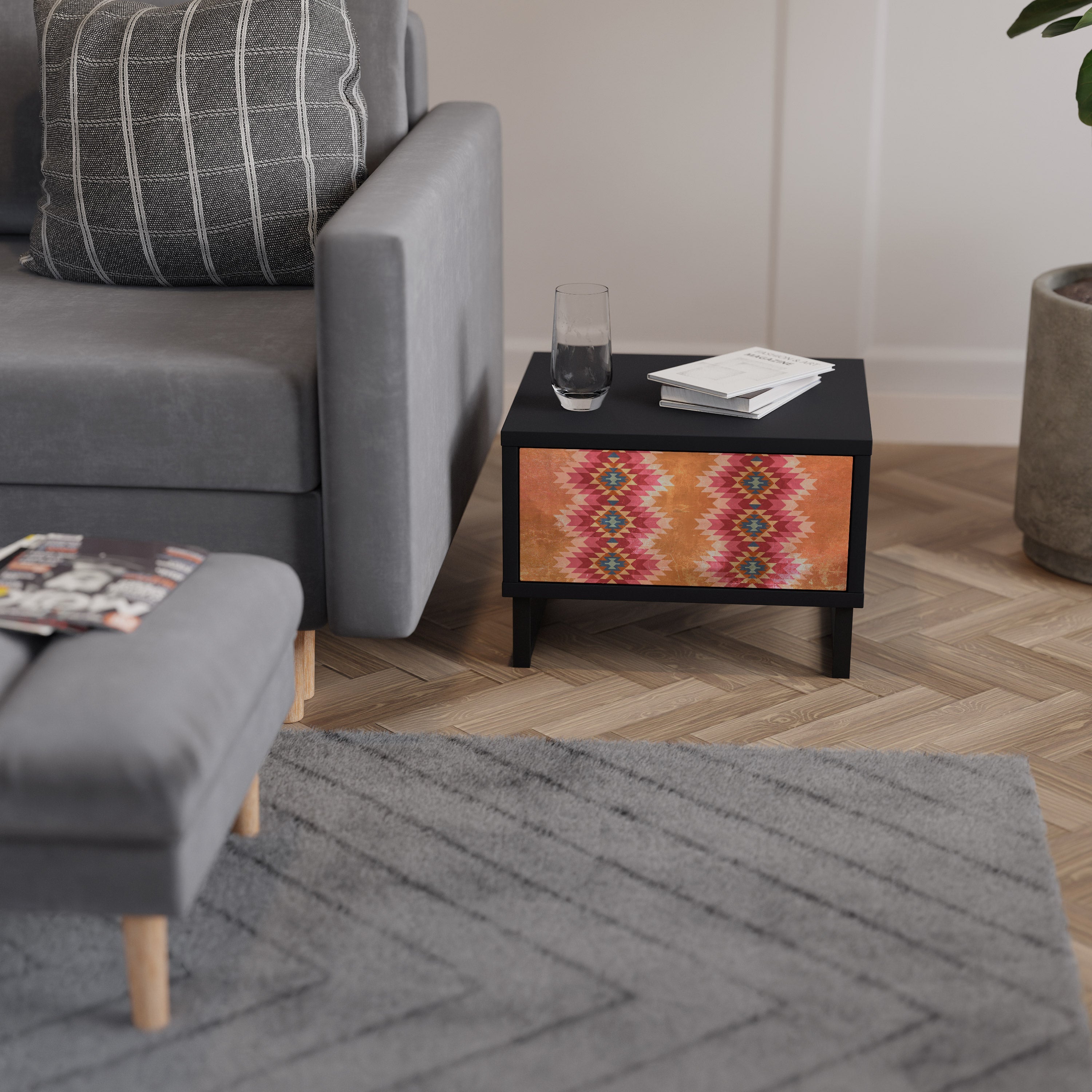 INDIAN FOLK Mesa de Cabeceira em Acabamento Preto