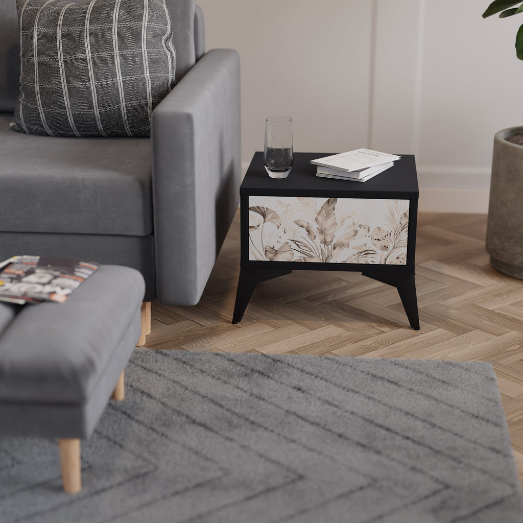 WILD TENDERNESS Mesa de Cabeceira em Acabamento Preto