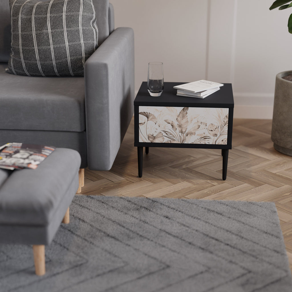 WILD TENDERNESS Mesa de Cabeceira em Acabamento Preto