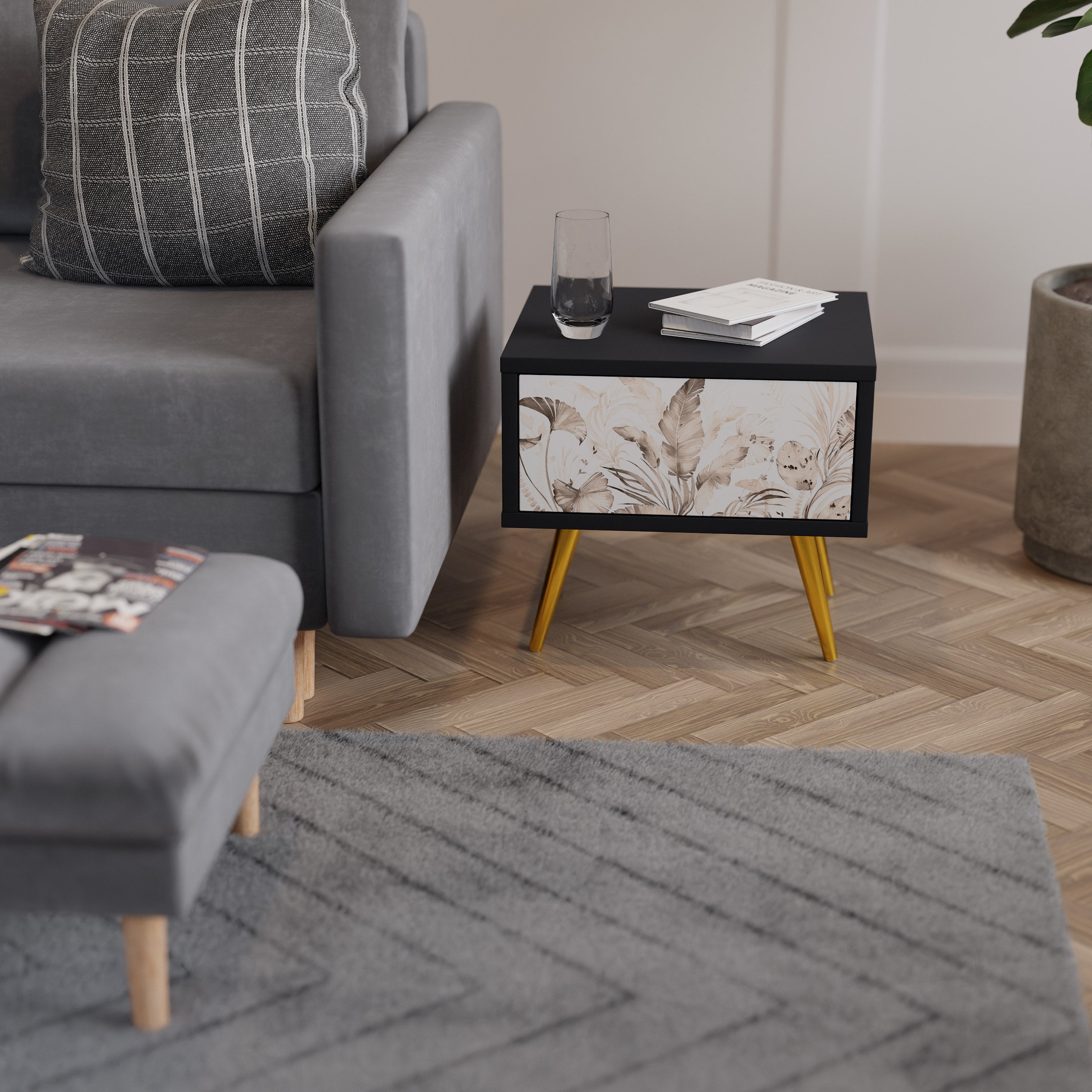 WILD TENDERNESS Mesa de Cabeceira em Acabamento Preto