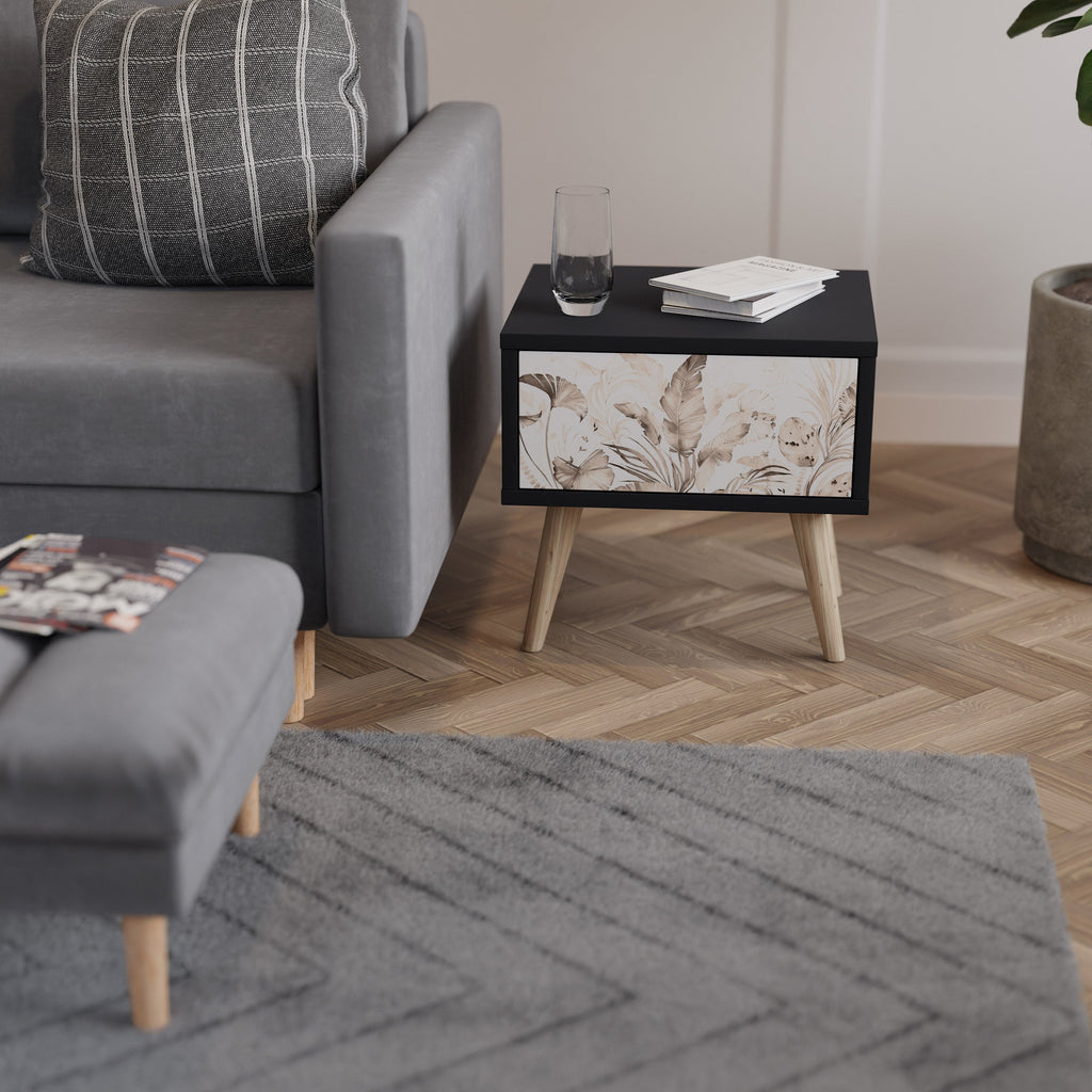 WILD TENDERNESS Mesa de Cabeceira em Acabamento Preto