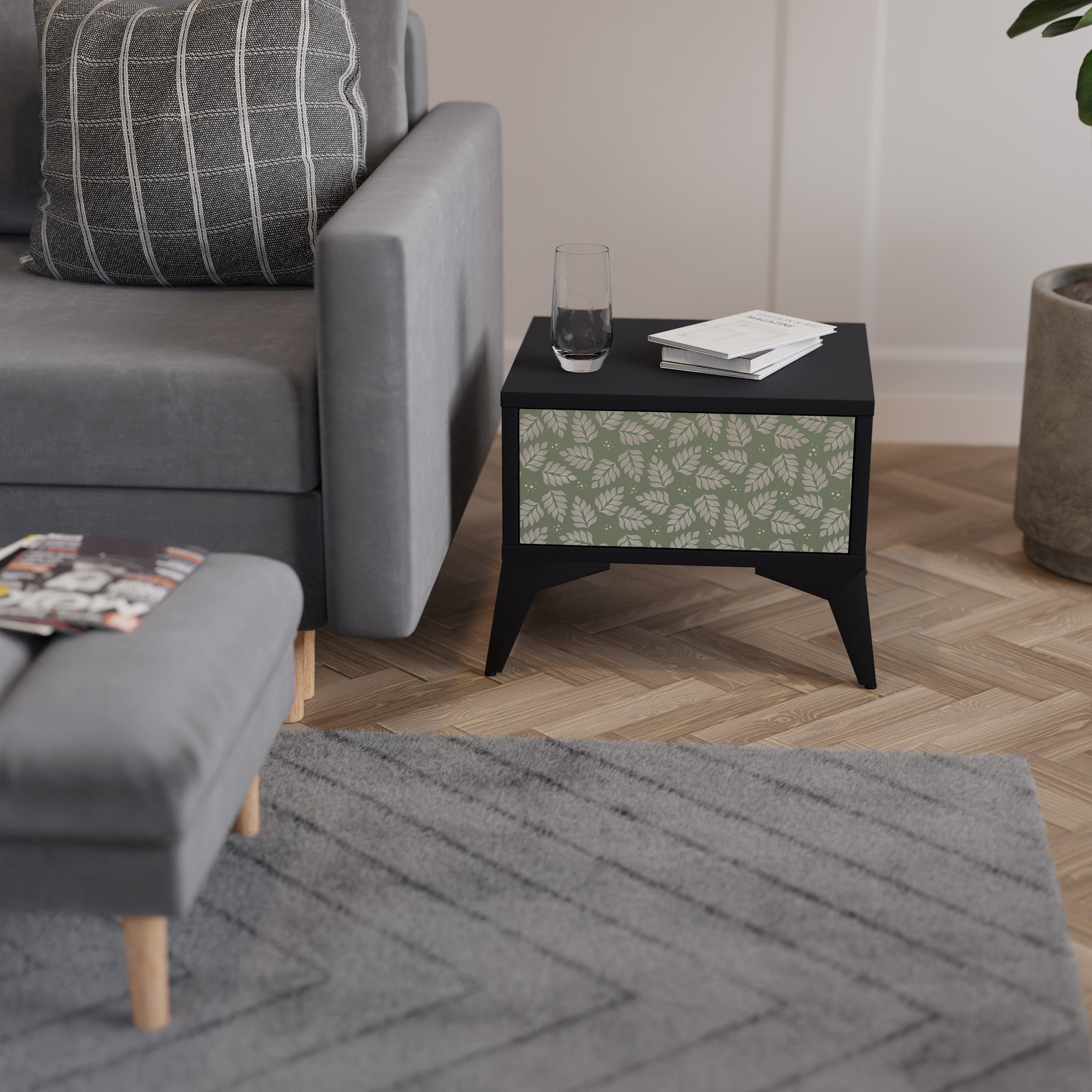 LEAVES ON GREEN Mesa de Cabeceira em Acabamento Preto