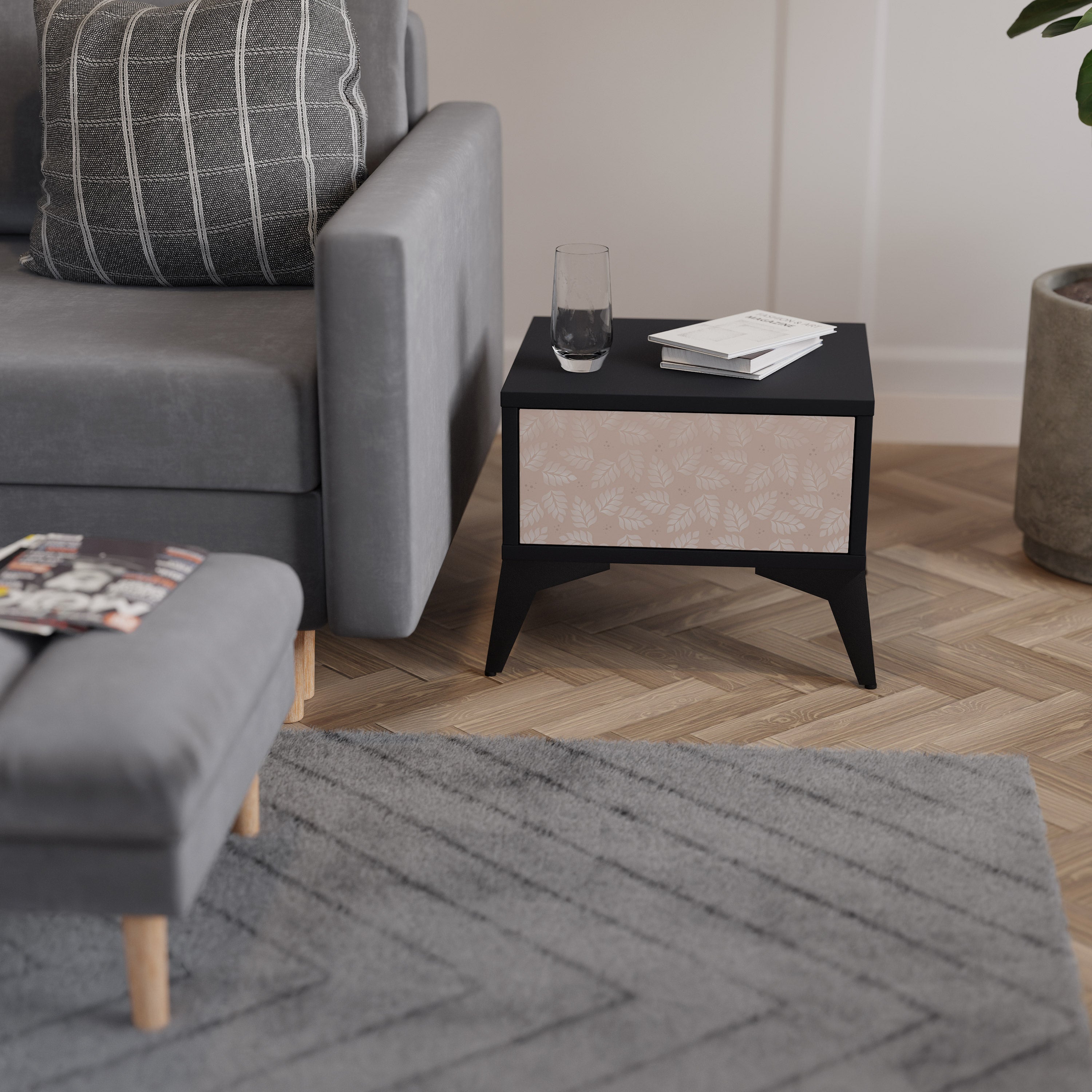 LEAVES ON BEIGE Mesa de Cabeceira em Acabamento Preto