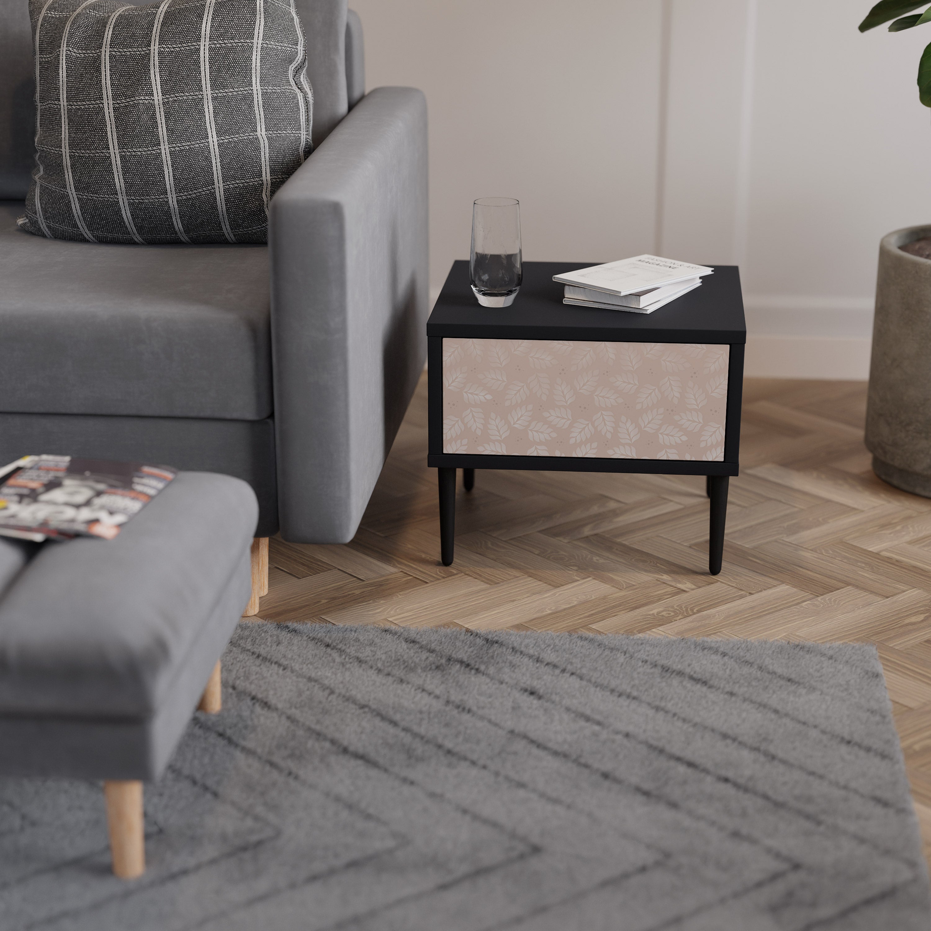 LEAVES ON BEIGE Mesa de Cabeceira em Acabamento Preto