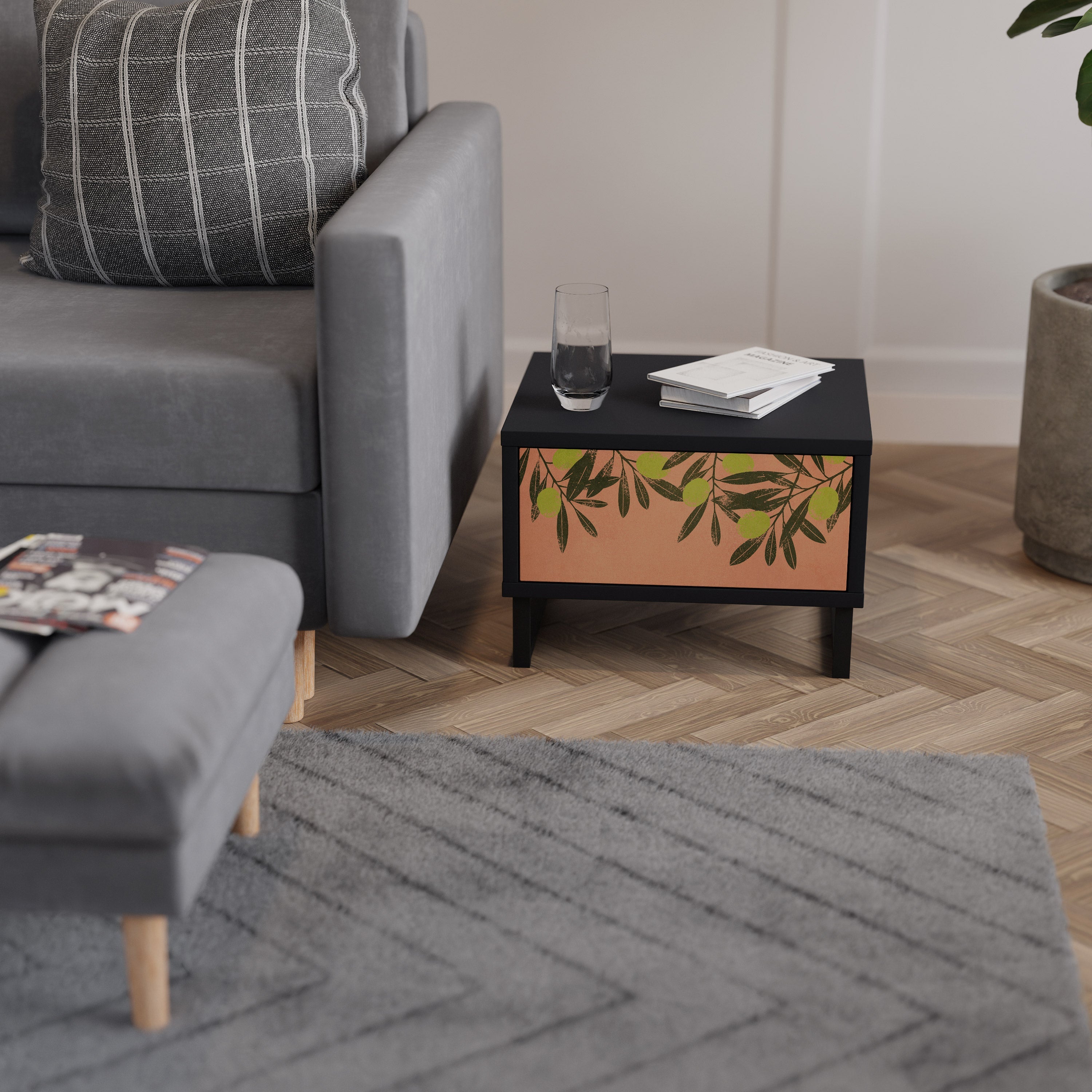 JUICY OLIVES Mesa de Cabeceira em Acabamento Preto