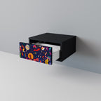 FESTIVE PLEASURES Mesa de Cabeceira em Acabamento Preto