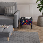 FESTIVE PLEASURES Mesa de Cabeceira em Acabamento Preto