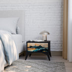 OMINOUS MOUNTAINS Mesa de Cabeceira em Acabamento Preto