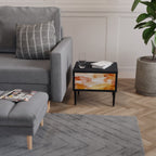 TRACES OF AUTUMN Mesa de Cabeceira em Acabamento Preto