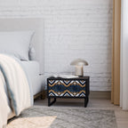 ARTFUL GEOMETRY Mesa de Cabeceira em Acabamento Preto