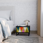 COLORFUL TRIANGLES Mesa de Cabeceira em Acabamento Preto