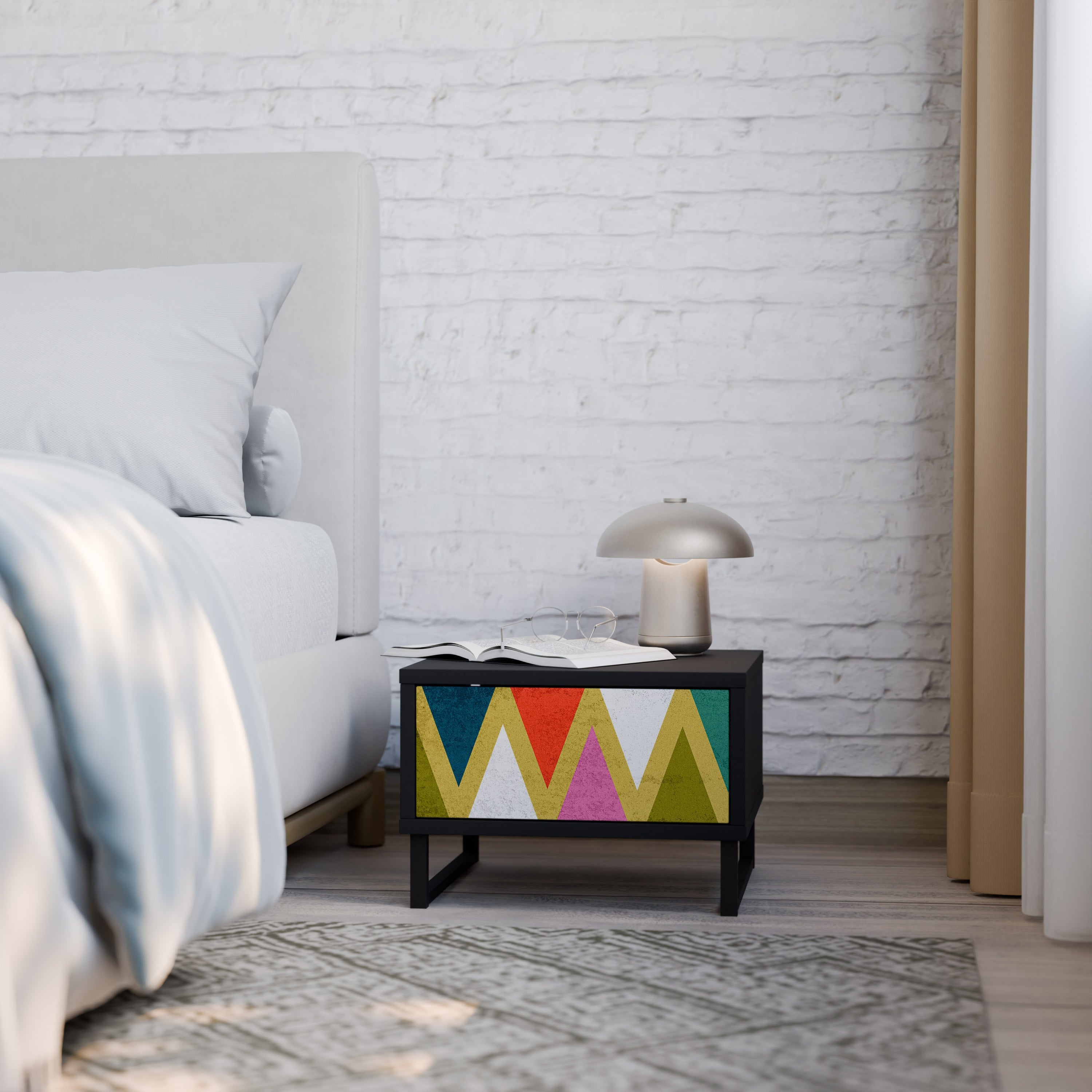 COLORFUL TRIANGLES Mesa de Cabeceira em Acabamento Preto