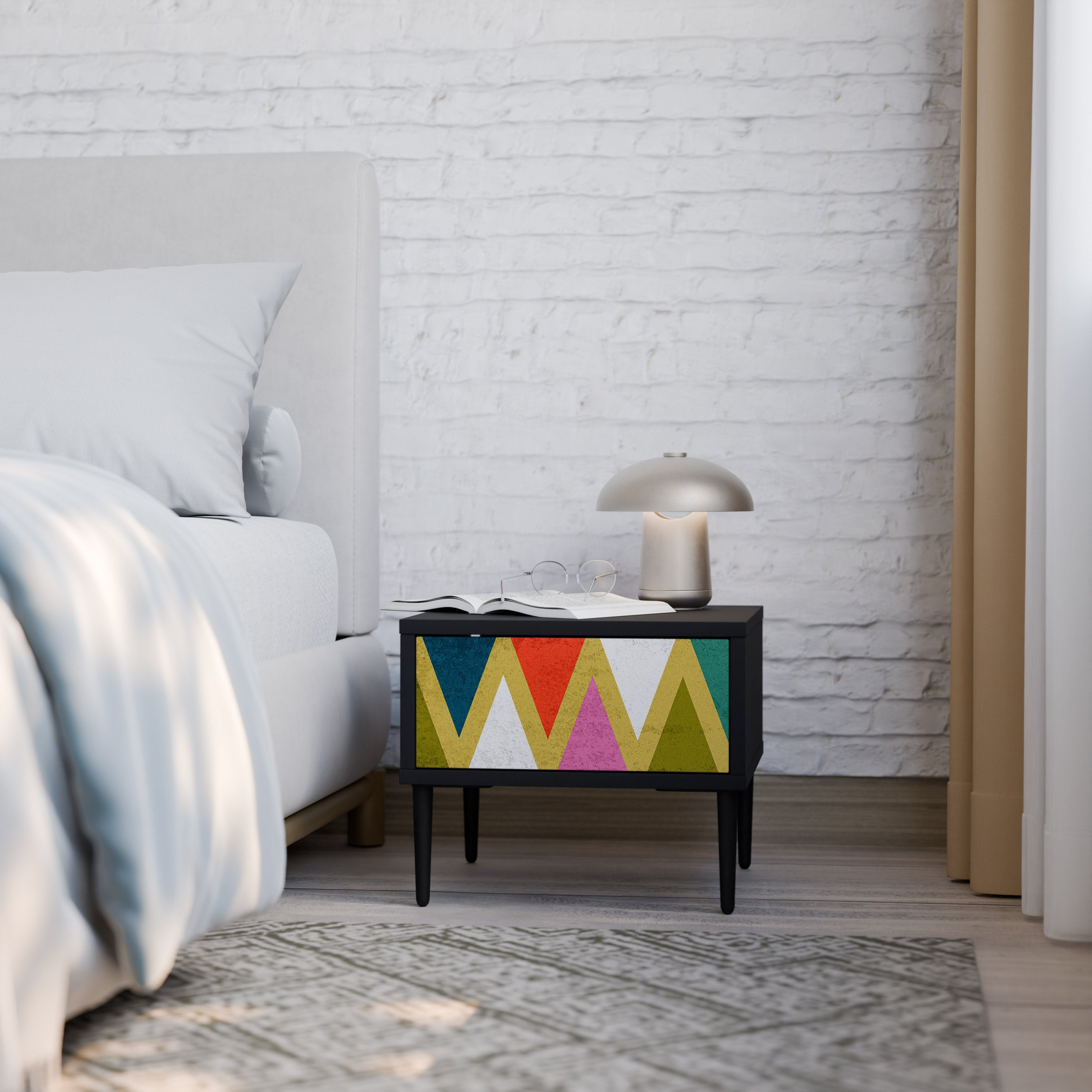COLORFUL TRIANGLES Mesa de Cabeceira em Acabamento Preto