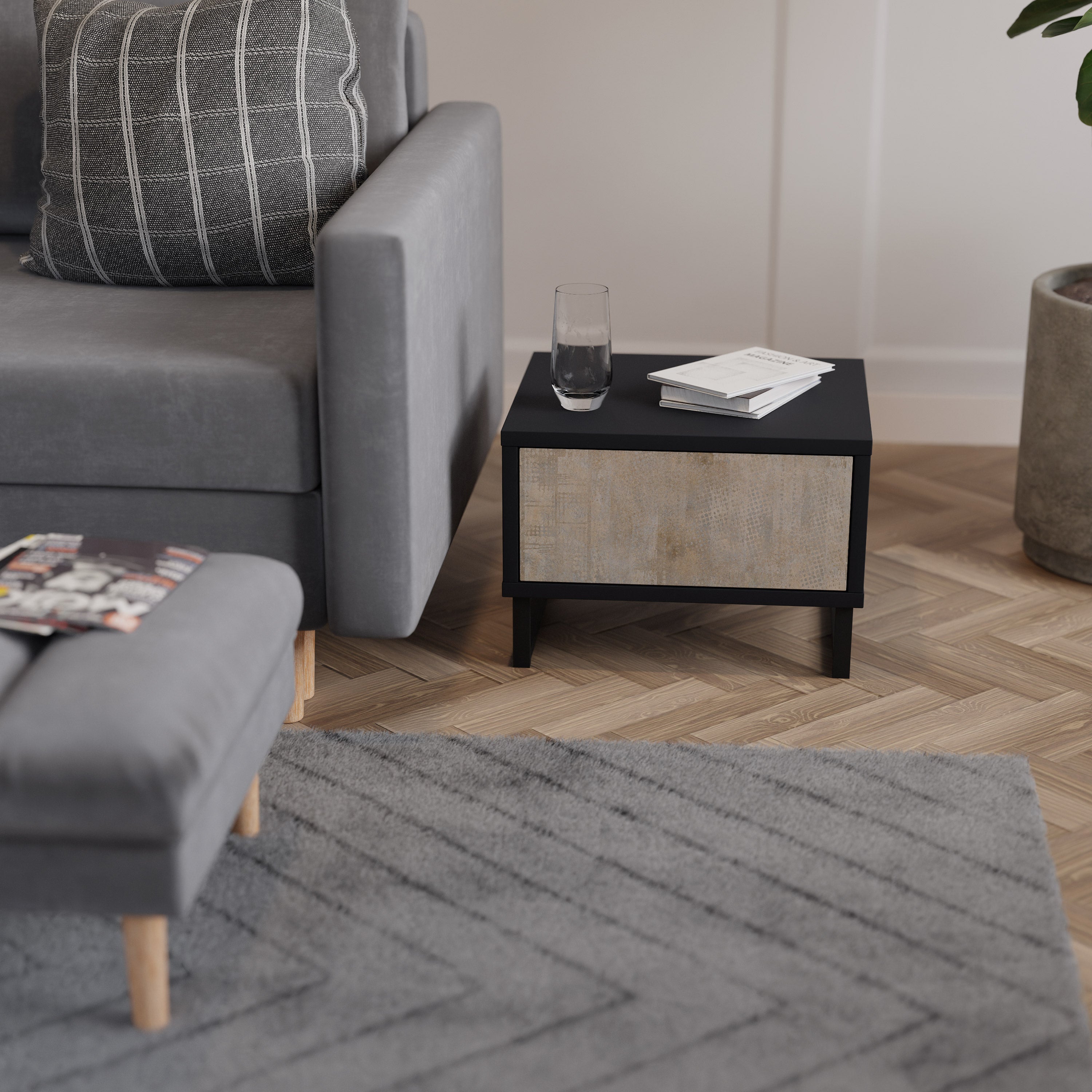 SCREEN ERROR Mesa de Cabeceira em Acabamento Preto