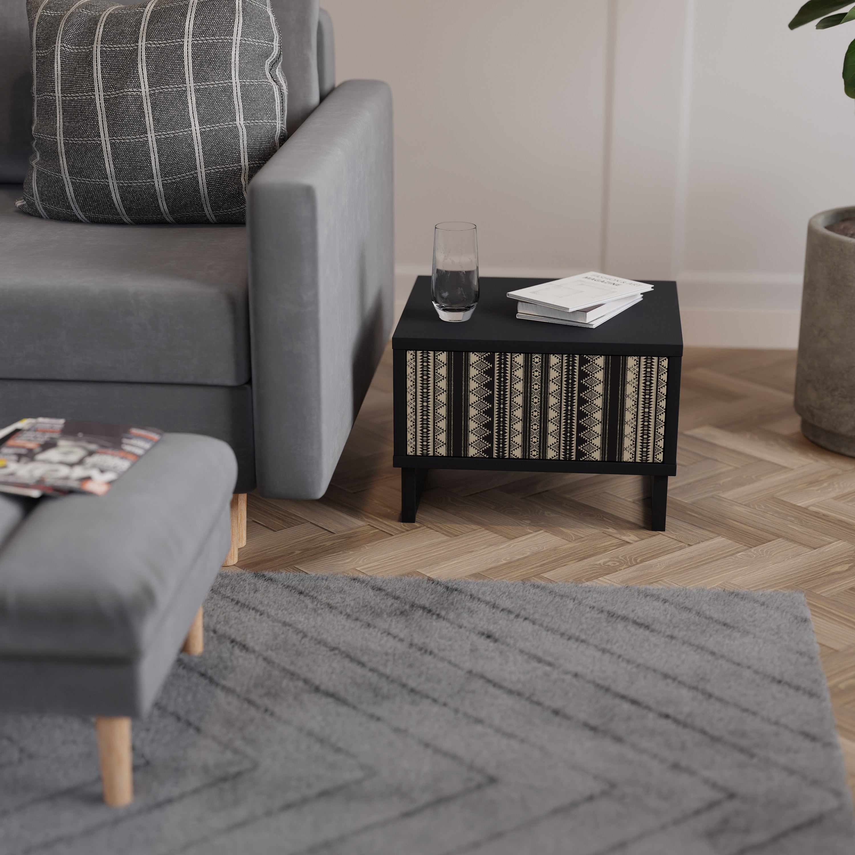 AZTEC Mesa de Cabeceira em Acabamento Preto