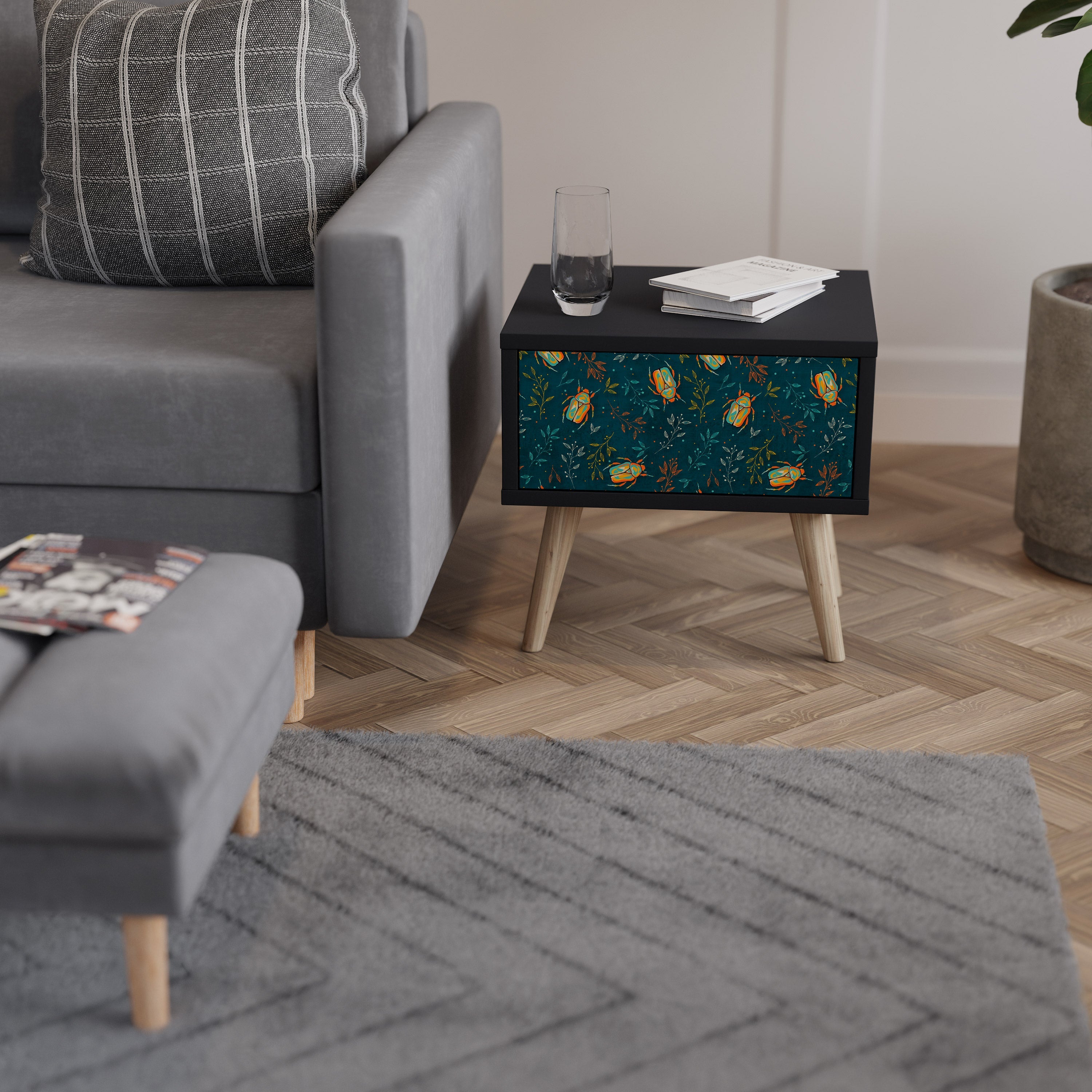 AUTUMN INSECTS Mesa de Cabeceira em Acabamento Preto