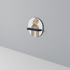 LEAF ON THE TOP Prateleira Oval Decorativa em Acabamento Preto