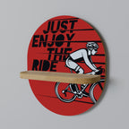 ENJOY THE RIDE Prateleira Oval Decorativa em Efeito Carvalho