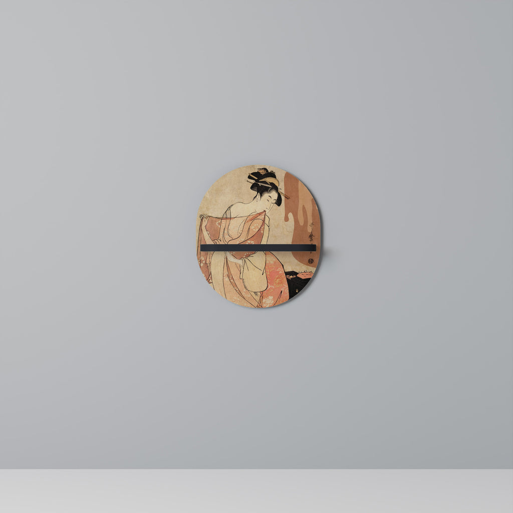 WOMAN, CAT AND EXTRA BROWN Prateleira Oval Decorativa em Acabamento Preto