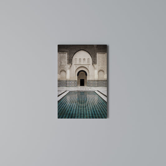 MYSTIC ENTRANCE Quadro em tela vertical
