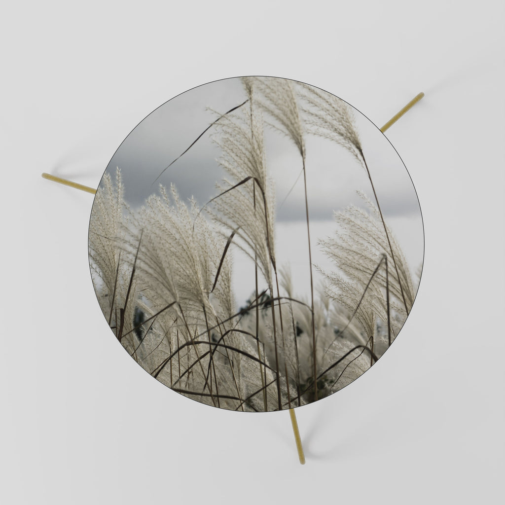 CLOUDS ABOVE GRASS Mesa de Centro 60