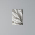 WHISPERS OF WHITE Quadro em tela vertical