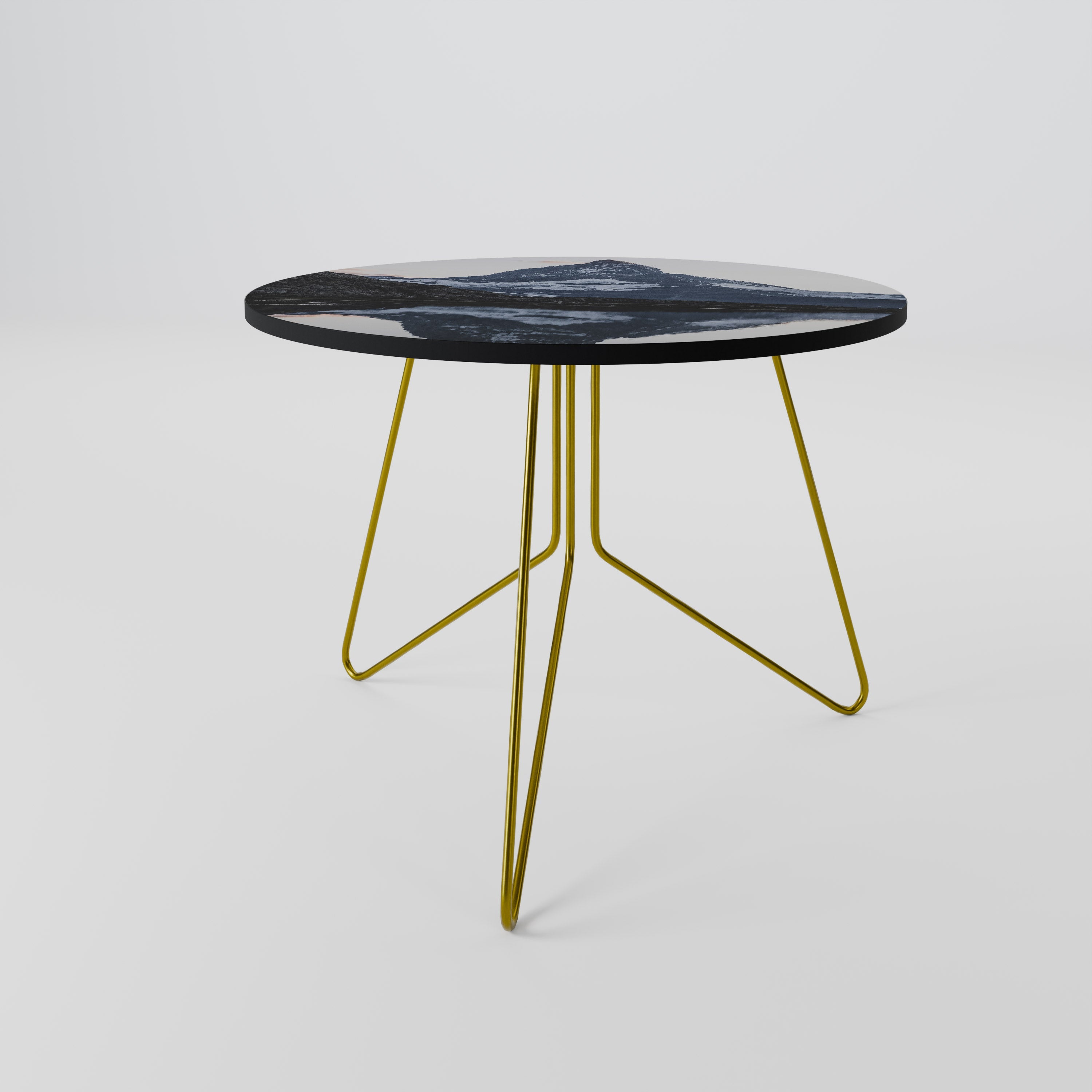 MEMORY OF MATTERHORN Mesa de Centro 69