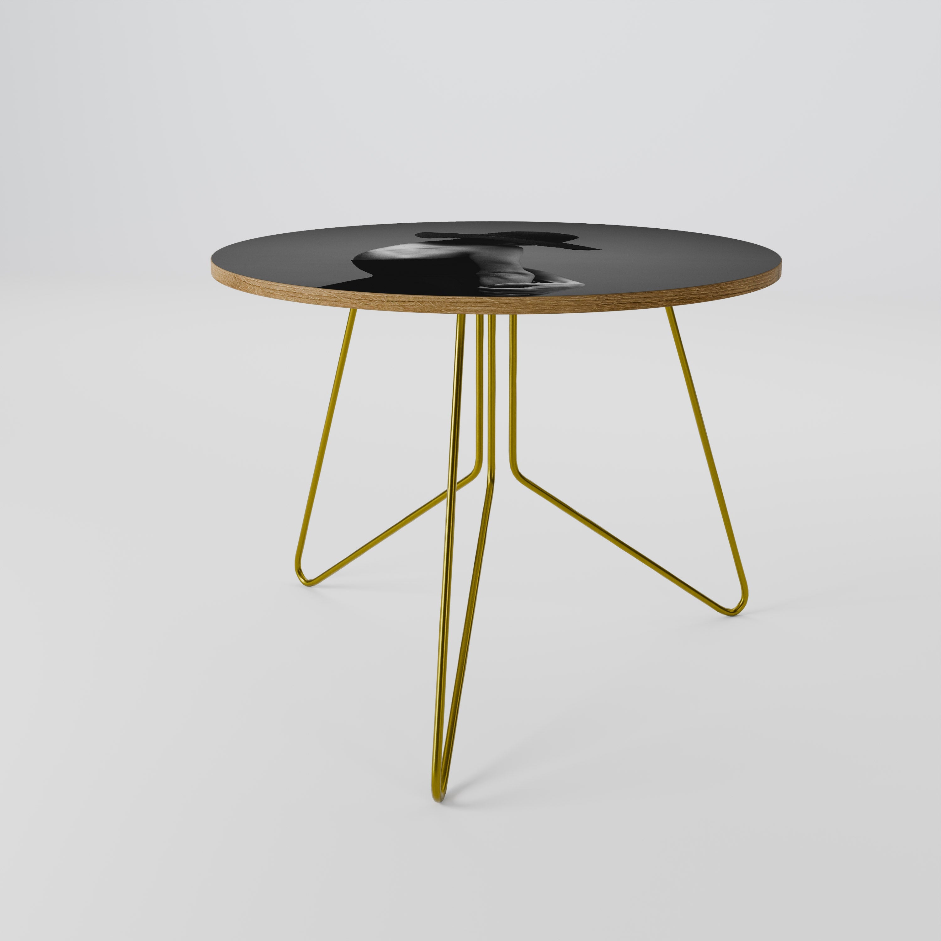 SILHOUETTE OF MYSTERY Mesa de Centro 69