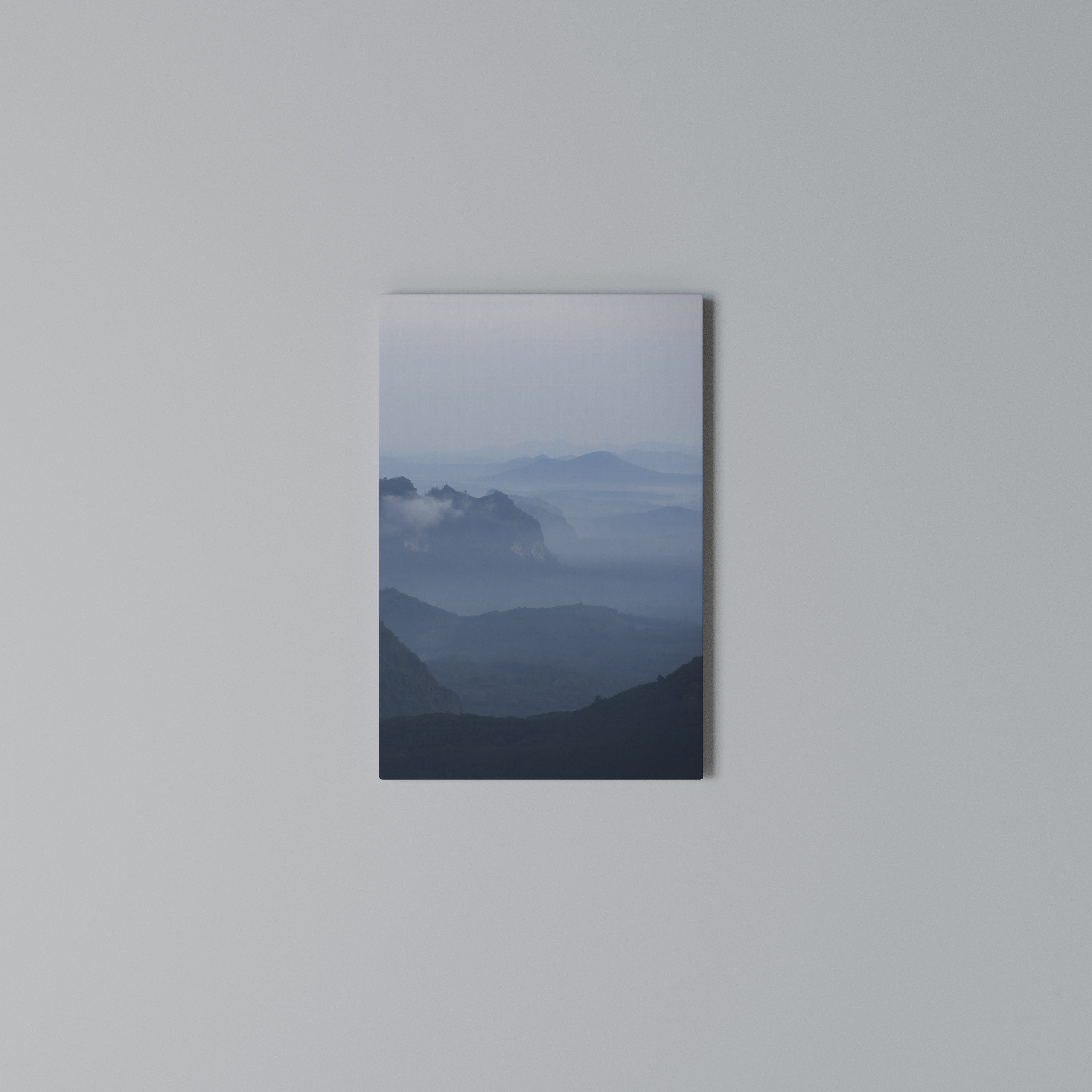 MISTY MOUNTAIN WHISPER Quadro em tela vertical