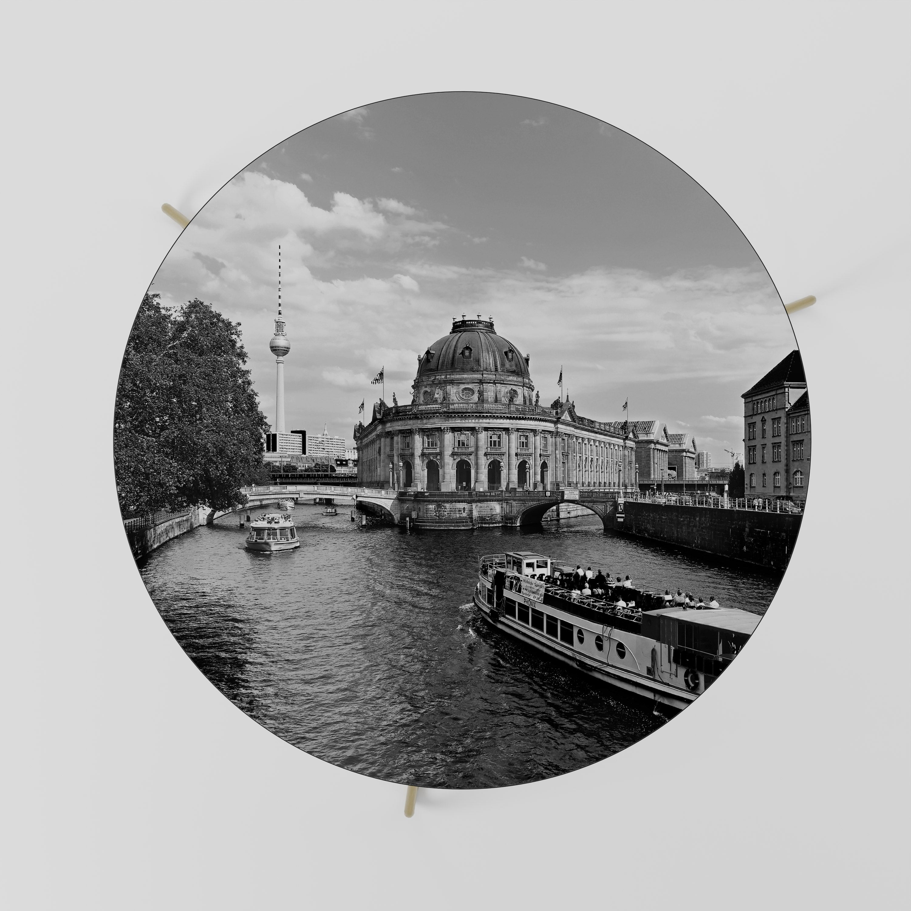 GHOSTS OF HISTORY Mesa de Centro 69