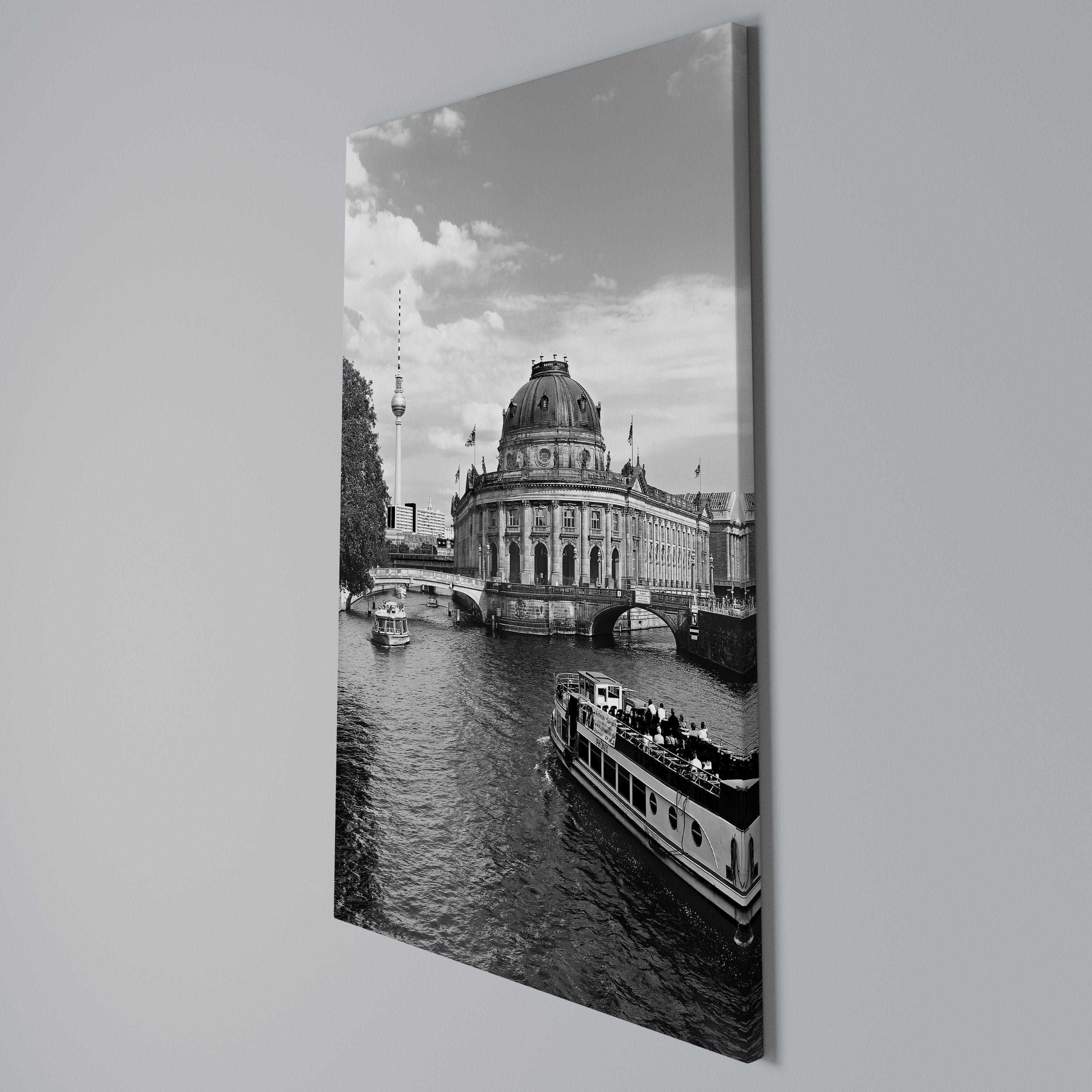 GHOSTS OF HISTORY Quadro em tela vertical