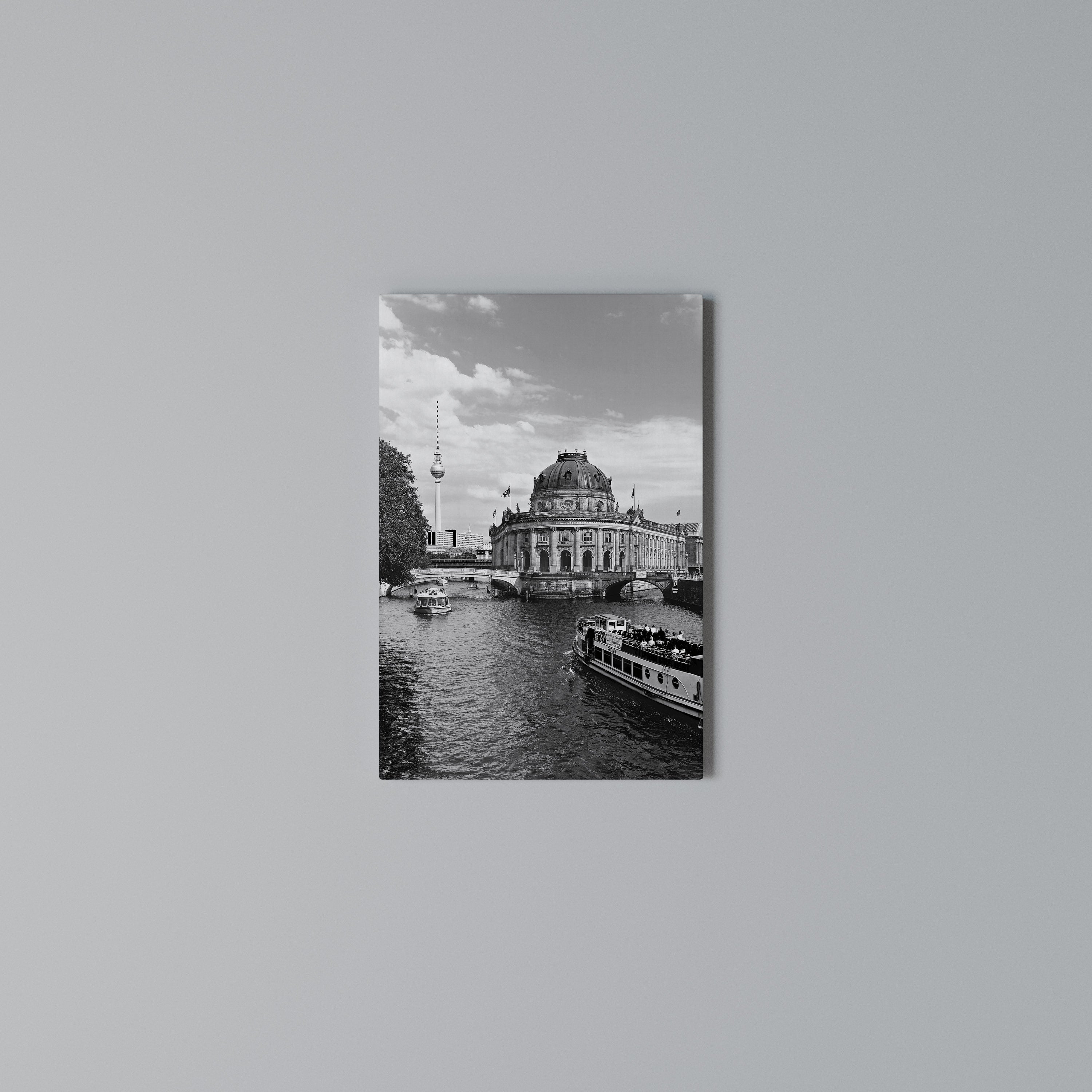 GHOSTS OF HISTORY Quadro em tela vertical
