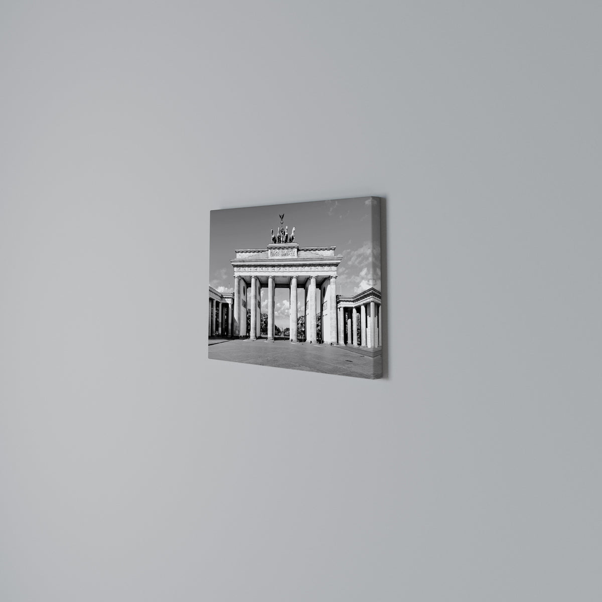 ECHOES OF HISTORY Horizontal Canvas Print