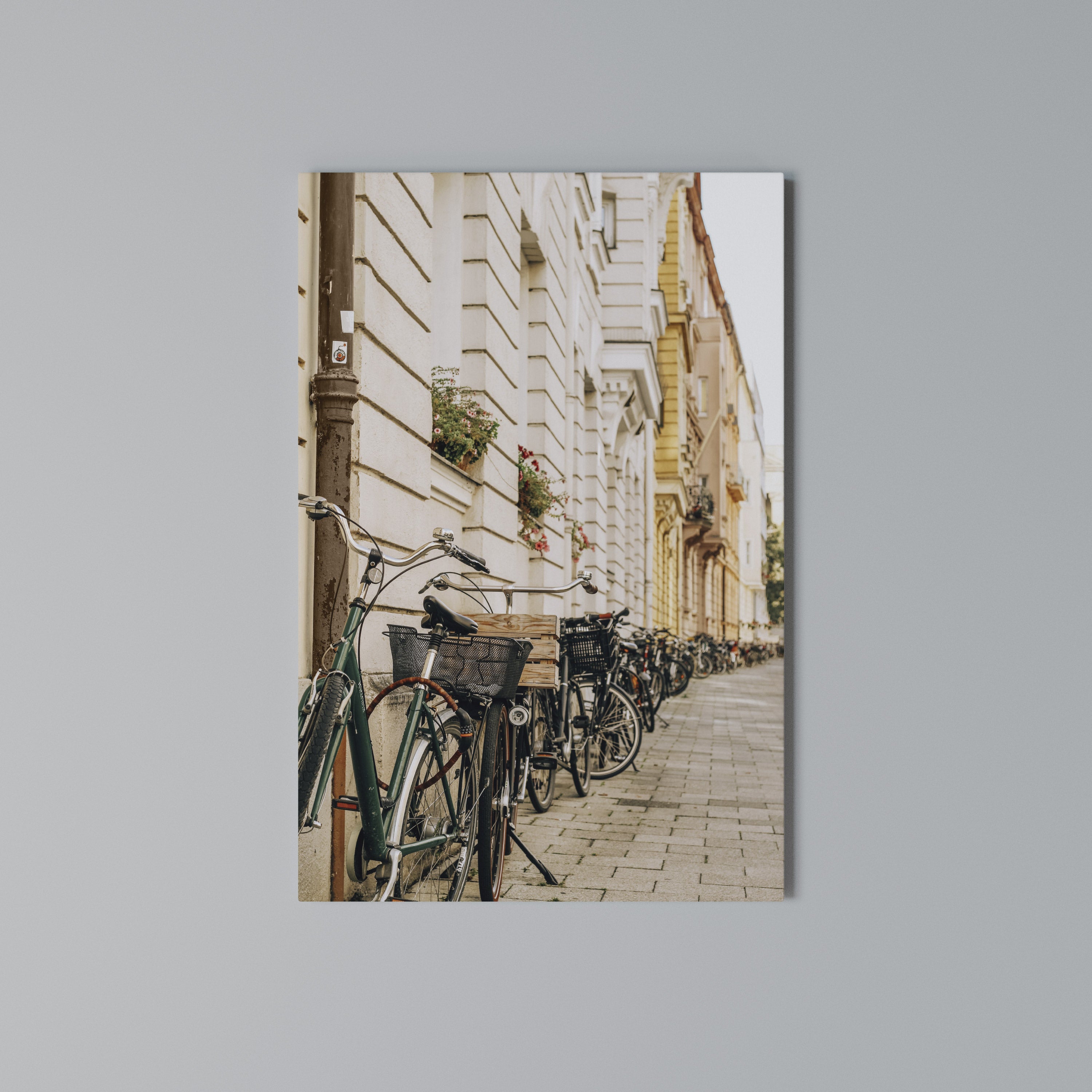 URBAN CYCLE HAVEN Quadro em tela vertical
