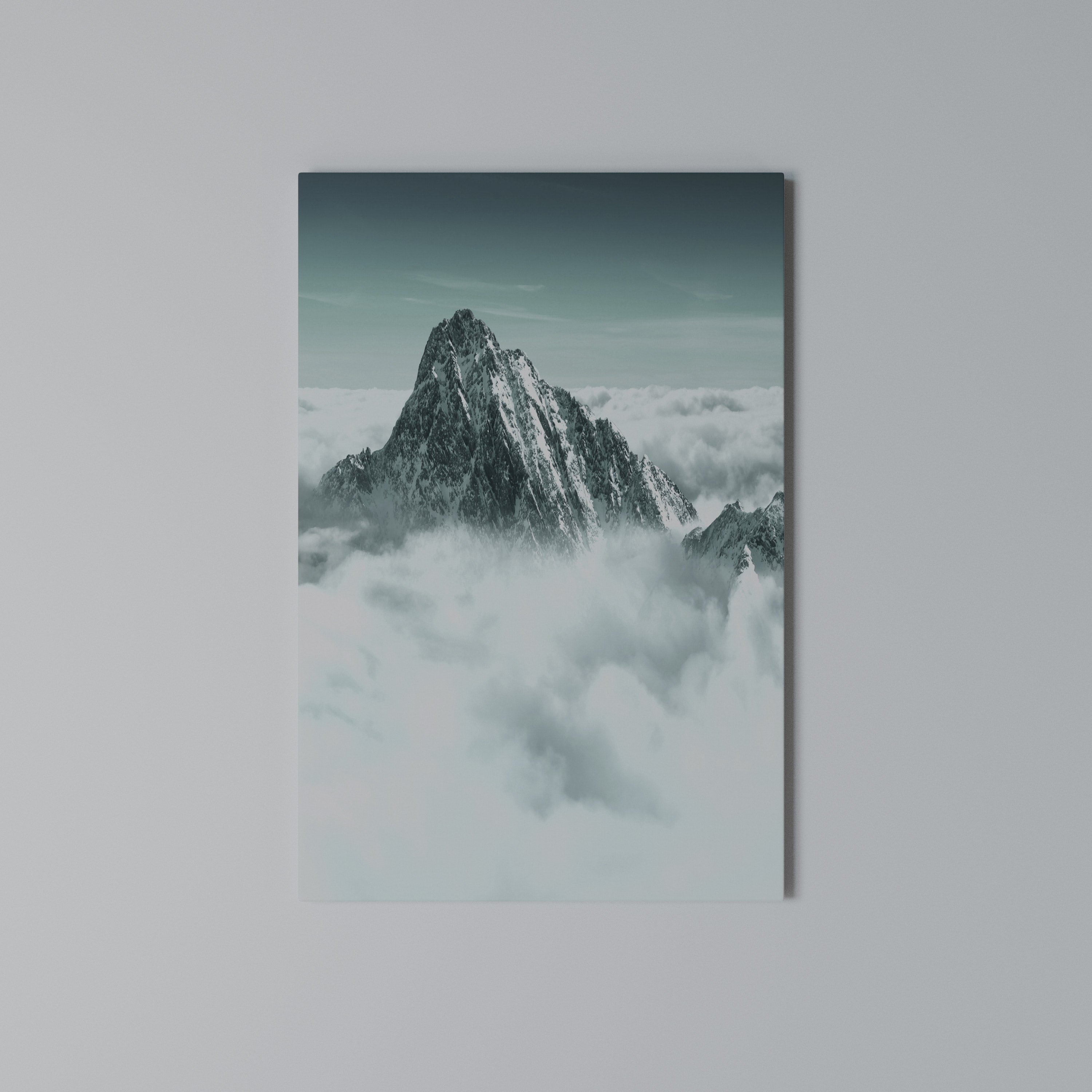 CLOUD-KISSED PEAK Quadro em tela vertical