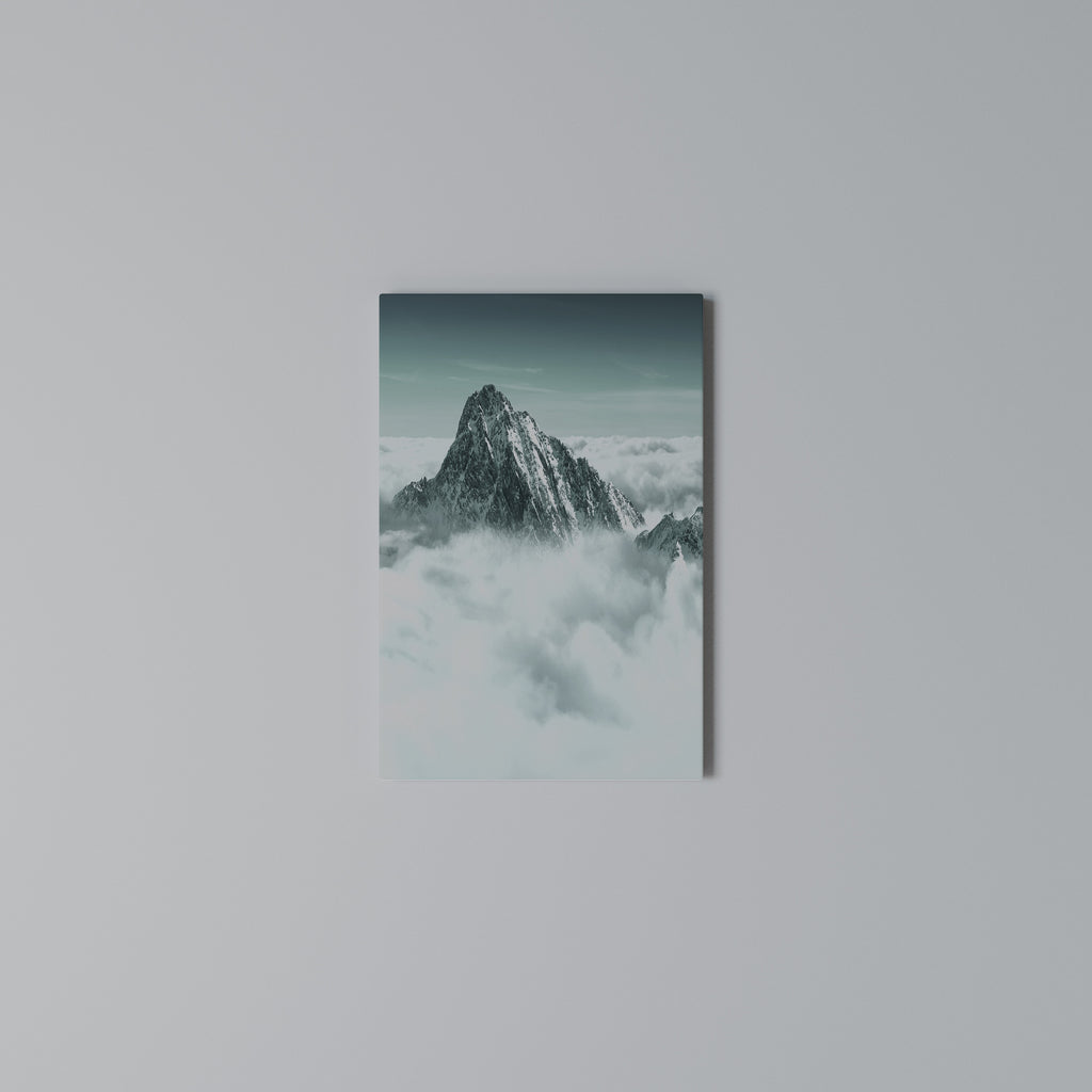 CLOUD-KISSED PEAK Quadro em tela vertical