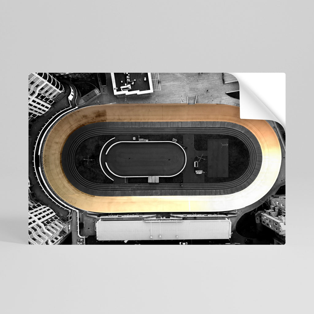 EDGE OF THE TRACK Poster Horizontal Autocolante