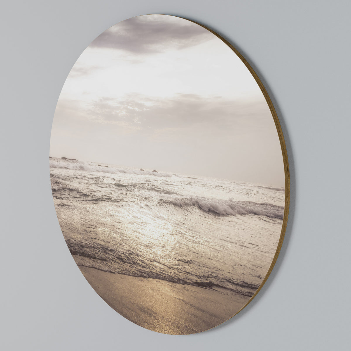 WHISPERS OF THE OCEAN Round Wall Art