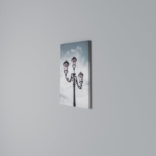 WHISPERS OF LIGHT Quadro em tela vertical