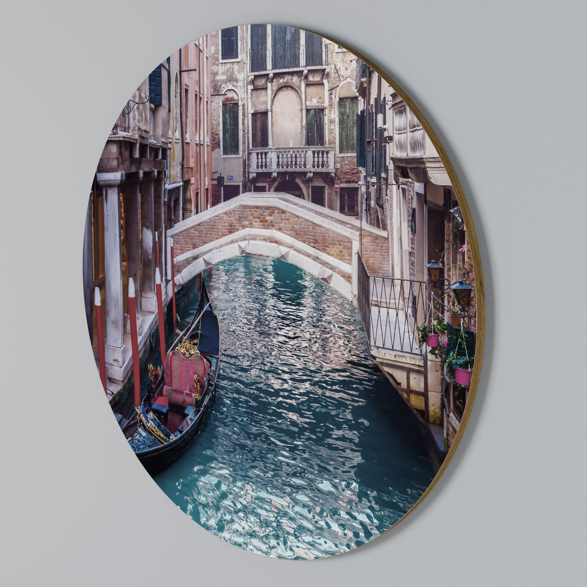 GONDOLA GLIDE Round Wall Art