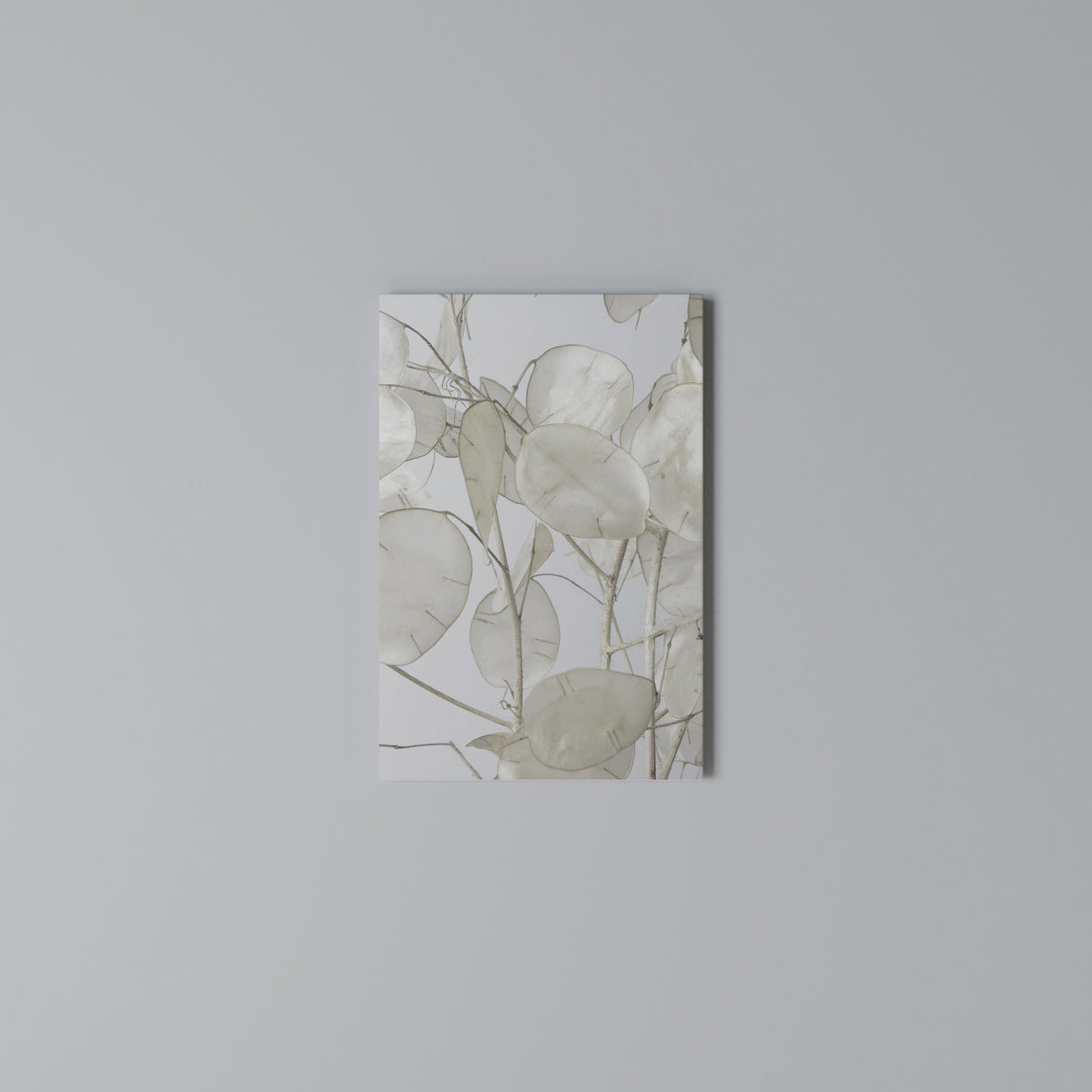 SILKY FOLIAGE WHISPERS Quadro em tela vertical